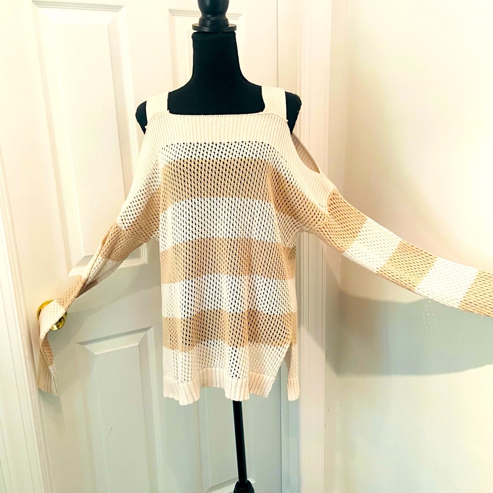 Long sleeve sweater, cutout shoulder, size small
